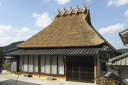 九州茅葺屋根工事店