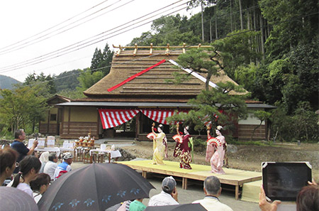 九州茅葺屋根工事店